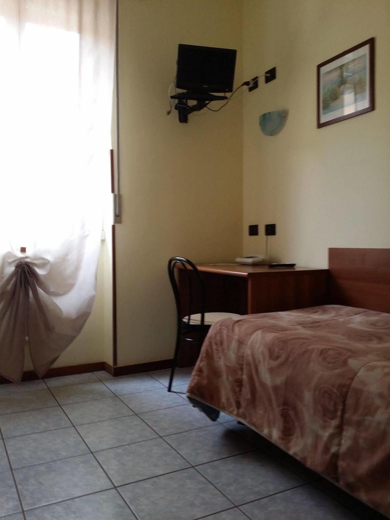 Hotel Marinoni Lomazzo Exterior foto