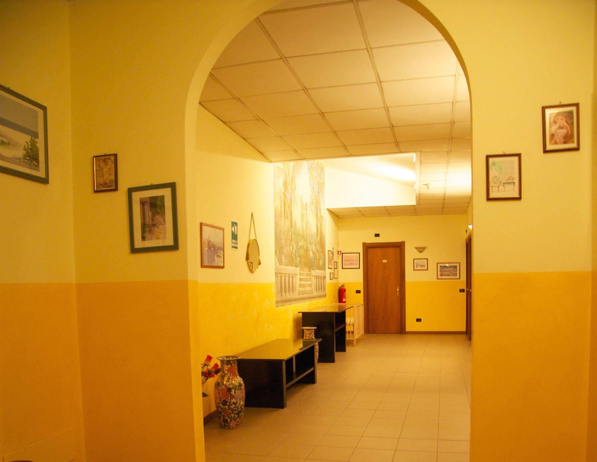 Hotel Marinoni Lomazzo Exterior foto